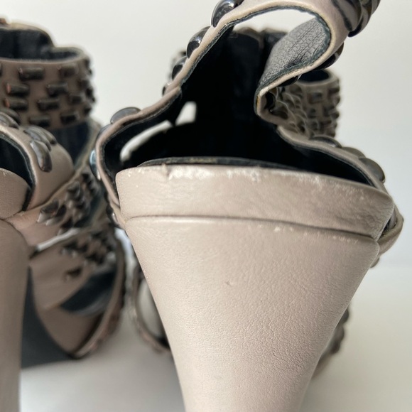 Chic modern Zara strappy and studded block heeled Sandals - Picture 6 of 11